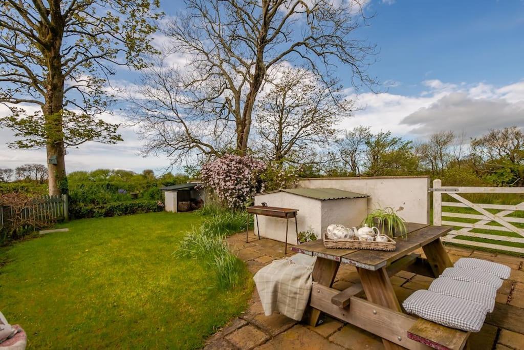 Rhos Y Bel Cottage Angelsey Llangadwaladr  Екстер'єр фото